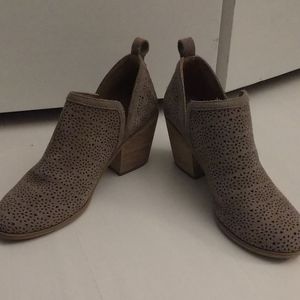 Susina size 7.5 booties